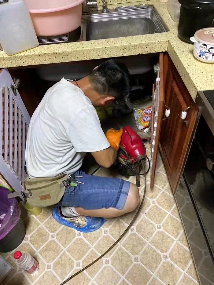 滨海通下水道